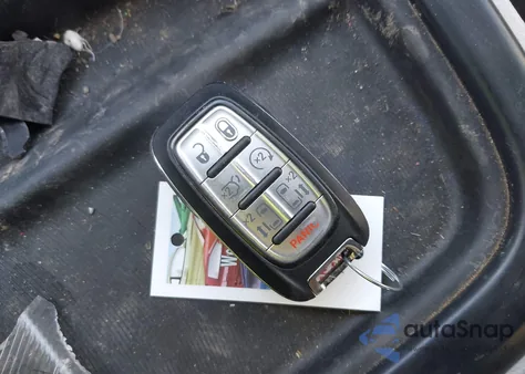 2021 Chrysler Voyager Lxi z USA, uszkodzony, nr VIN 2C4RC1DG1MR516178